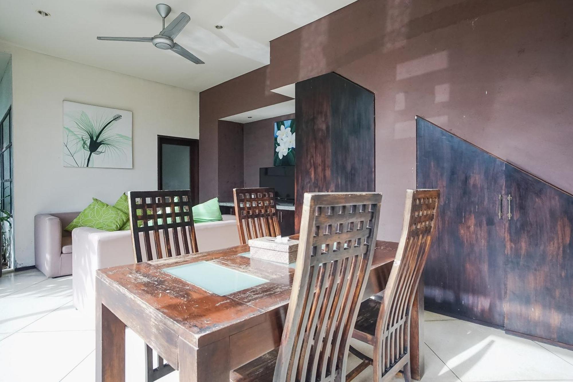 Queen Rose Villa & Spa Jimbaran Exterior foto